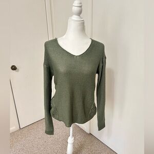 Francesca’s sage green knit soft slouchy pullover with side  intricate detail S